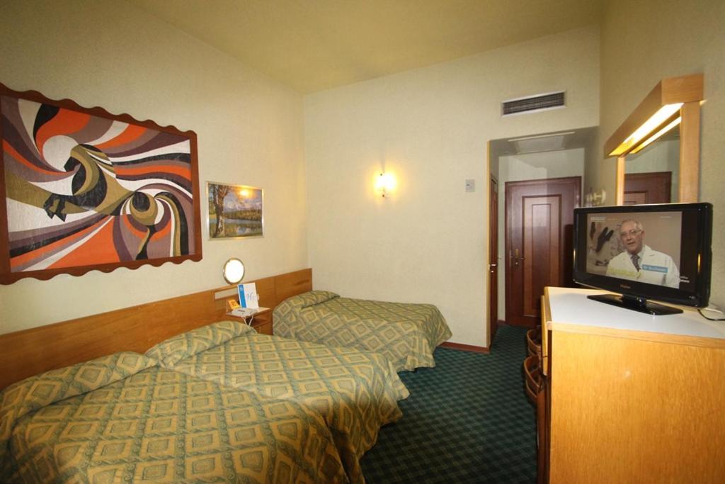 Hotel Europa Signa Exterior photo